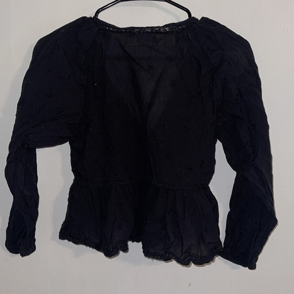 🌹SUNDAY BEST CROP EMBROIDERED TOP - Picture 6 of 9